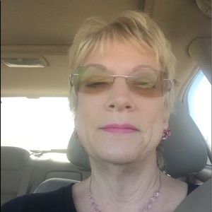 Meet your Posher, Janet